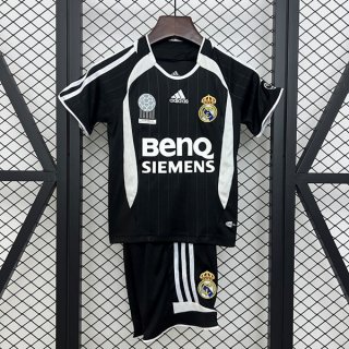 Maillot Real Madrid Exterieur Enfant Retro 2006-2007 Maillot Real Madrid Exterieur Enfant Retro 2006-2007